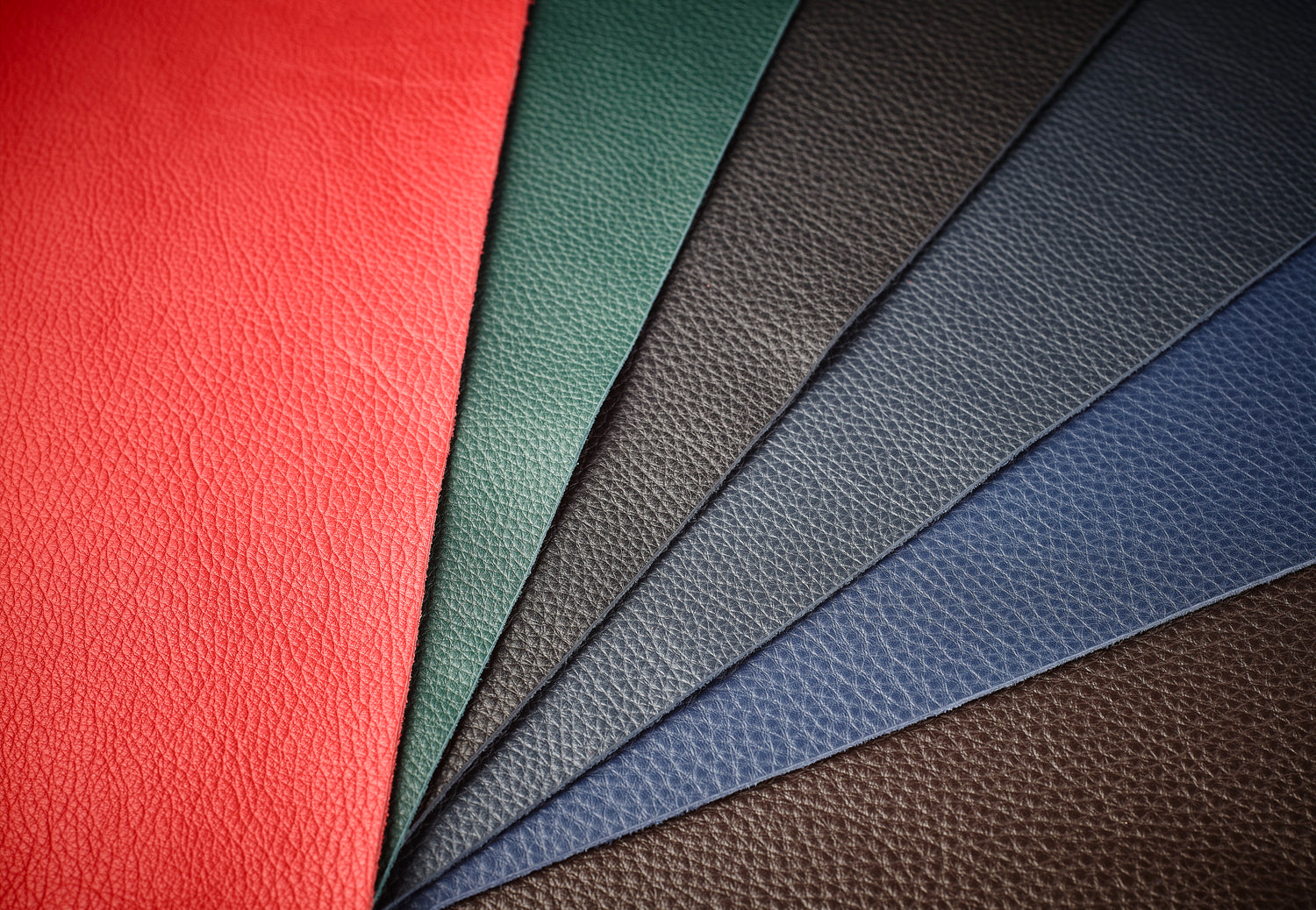 Pflanzlich gegerbte vs. chromgegerbte Kamerataschen: Warum Oberwerth Leder pflanzlich gegerbt wird