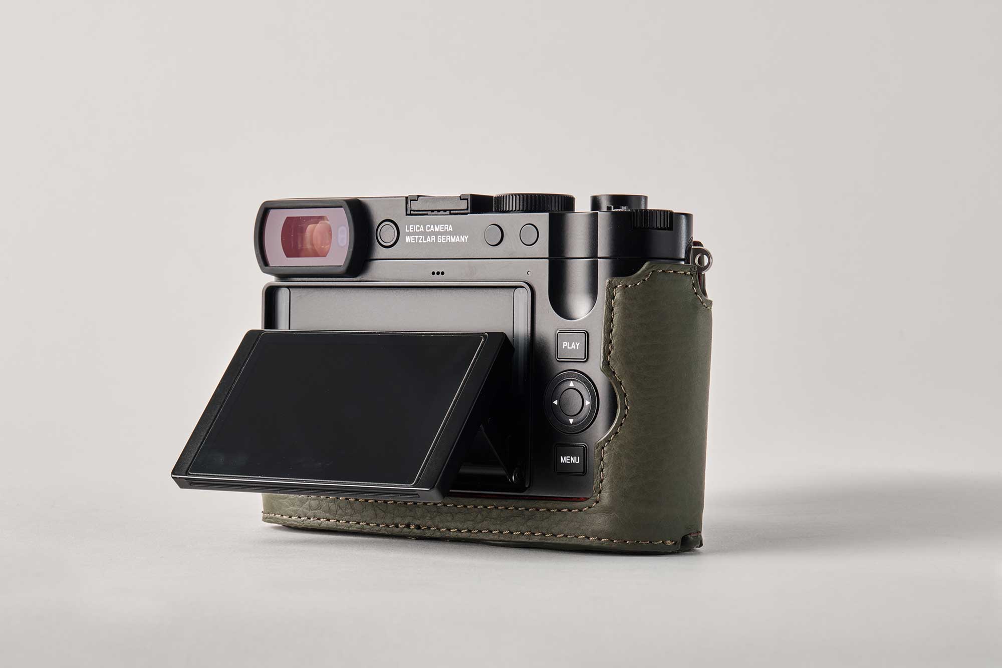 Leica Q3 Half Case - TagCase® Q3 Reporter