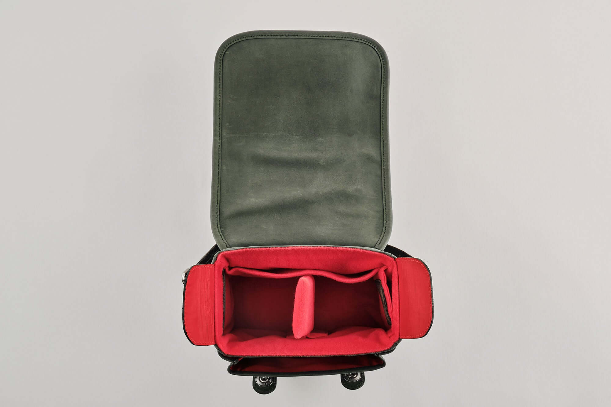 Oberwerth Kameratasche The Q Bag® - Leica Q3 Tasche pine tree green !Messeware!