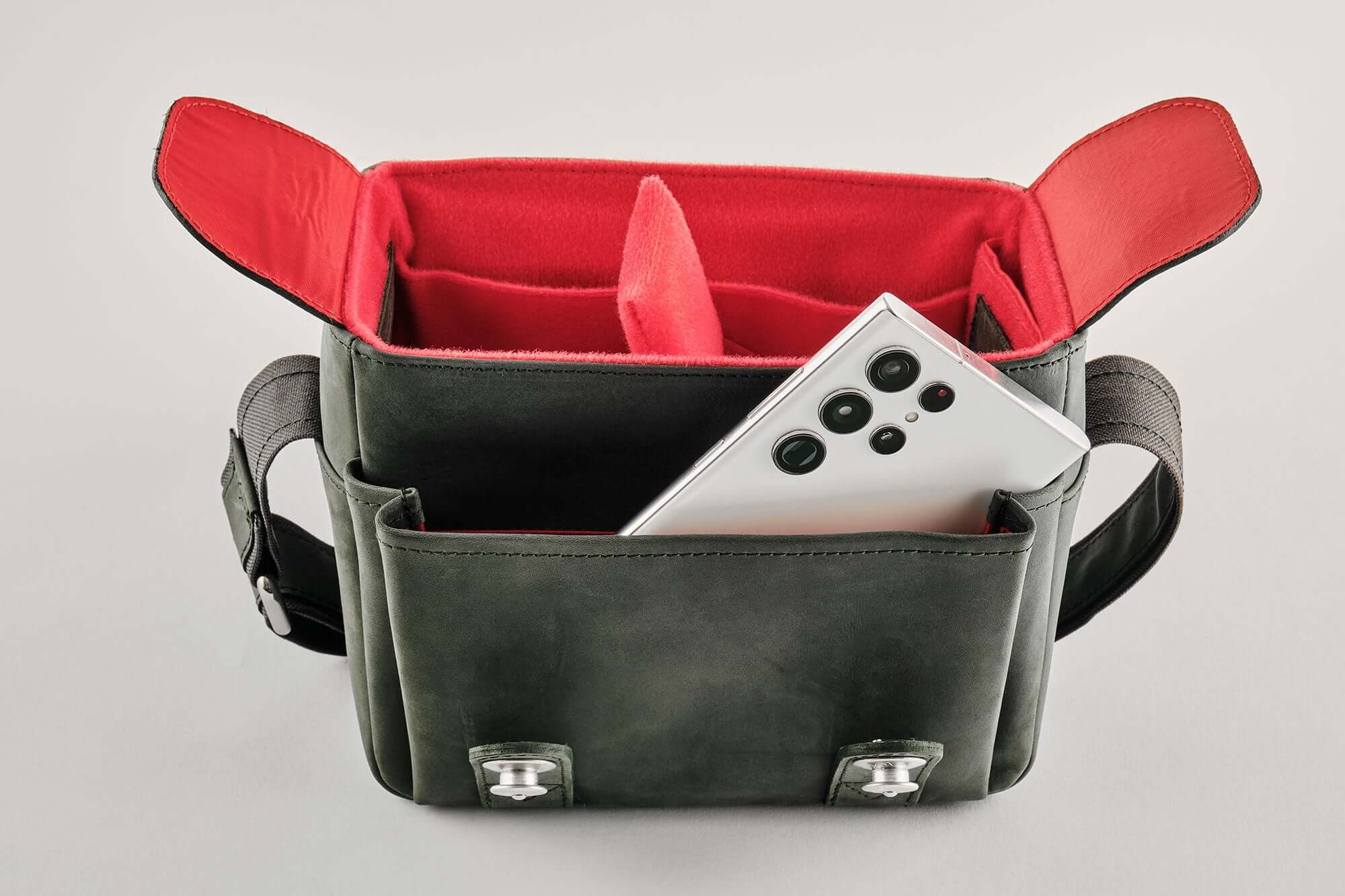 Oberwerth Kameratasche The Q Bag® - Leica Q3 Tasche pine tree green !Messeware!