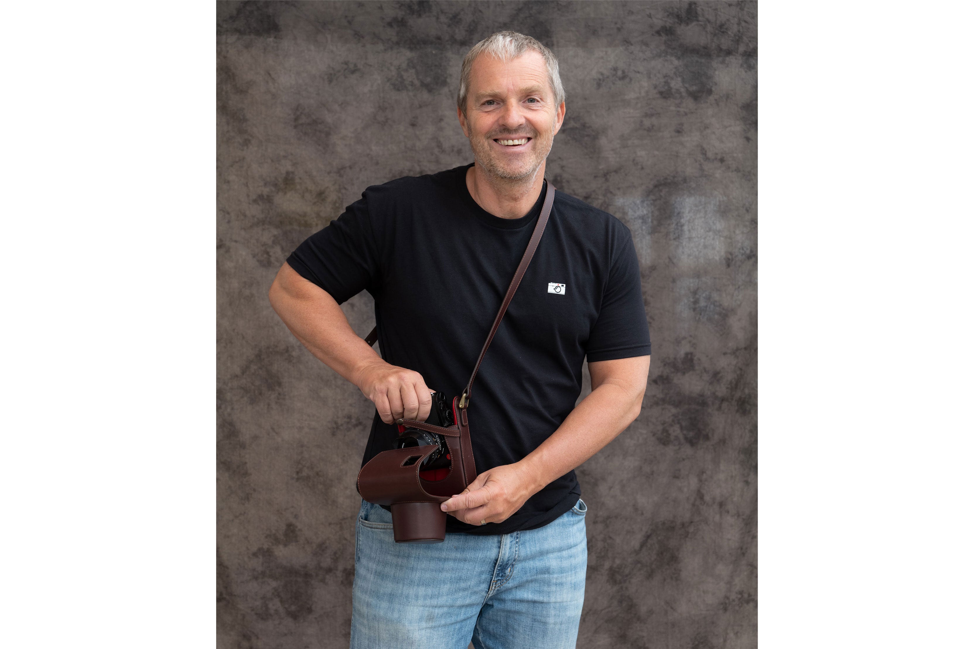 Crossbody Holster für Leica M und Q hellbraun !Messeware!