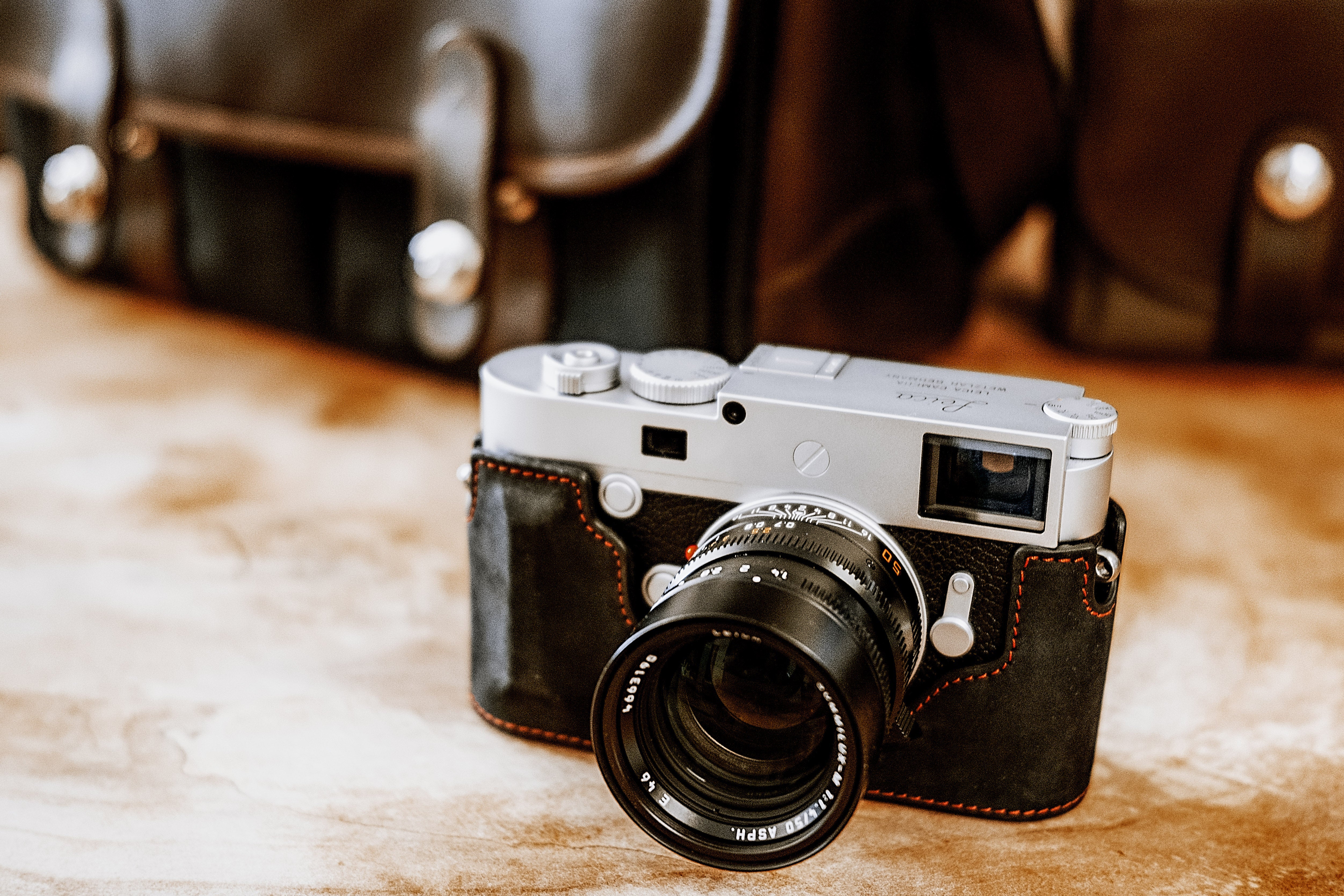 Leica Half Cases – Handgefertigt aus feinstem Leder