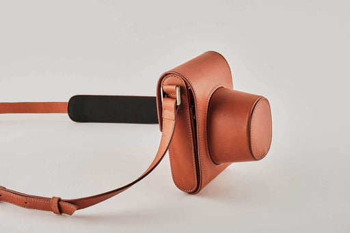 Crossbody Holster for Leica M and Q light brown !Trade Fair Good!