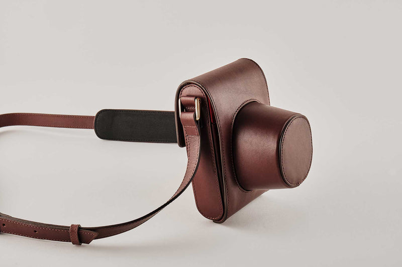 Oberwerth Half Case Crossbody Holster für Leica M und Q dunkelbraun !Messeware!