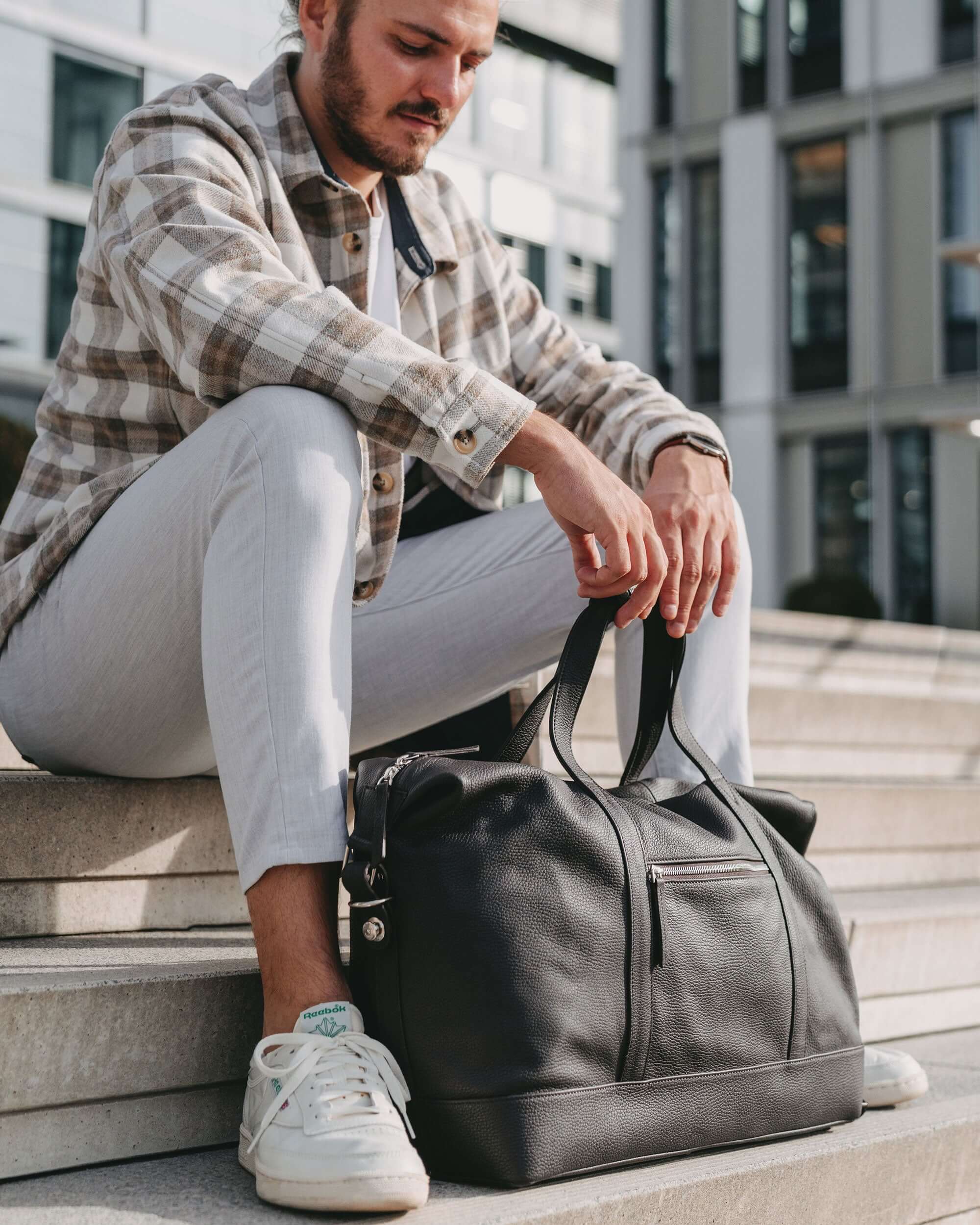 Weekender Nelson M black !Trade Fair Good!
