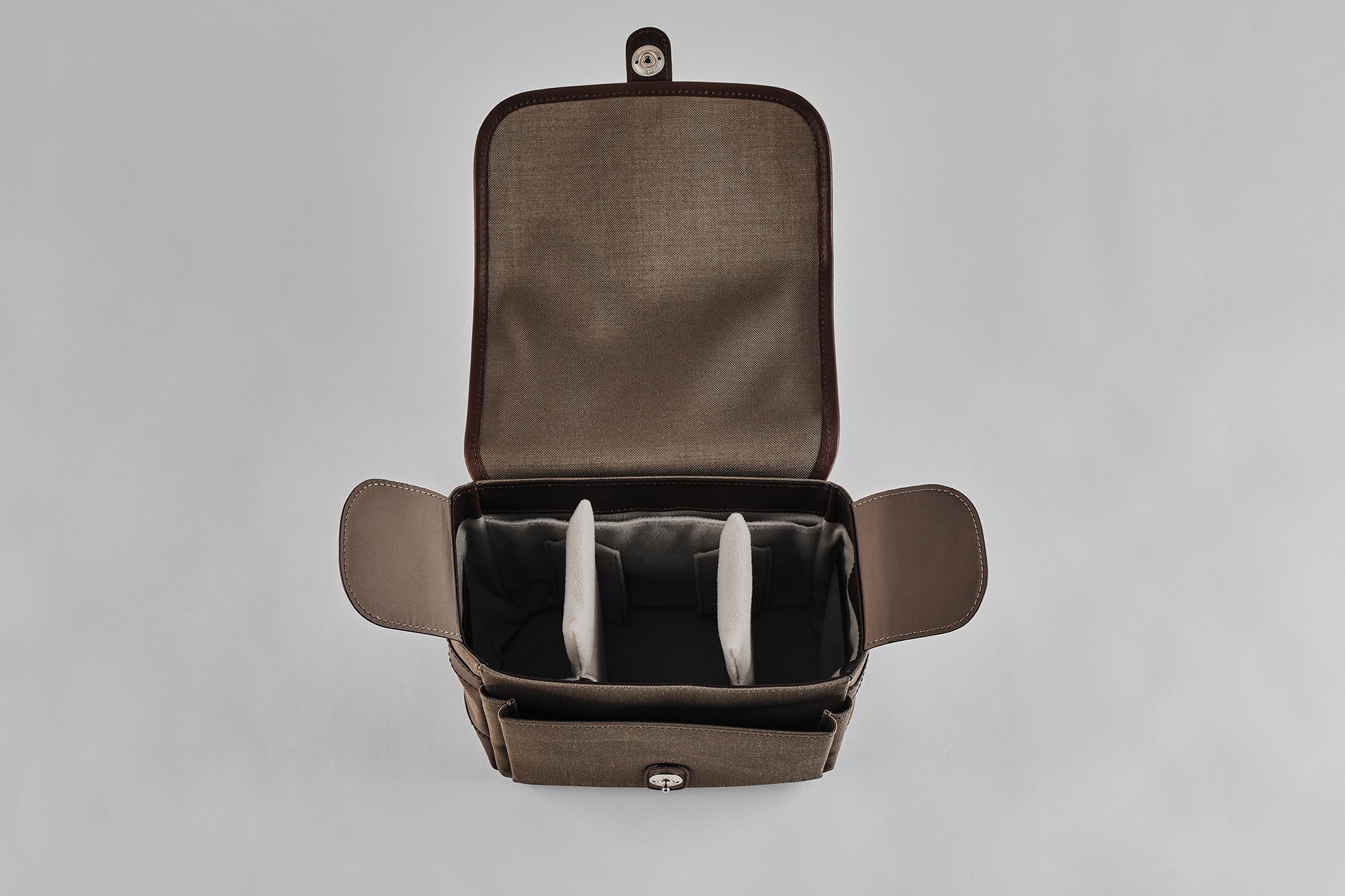 Camera bag Frankfurt olive/dark brown !Trade fair goods!