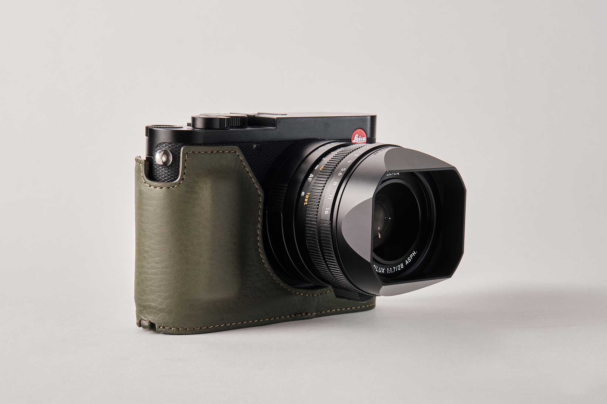 Leica Q3 Half Case / TagCase® Q3 Reporter