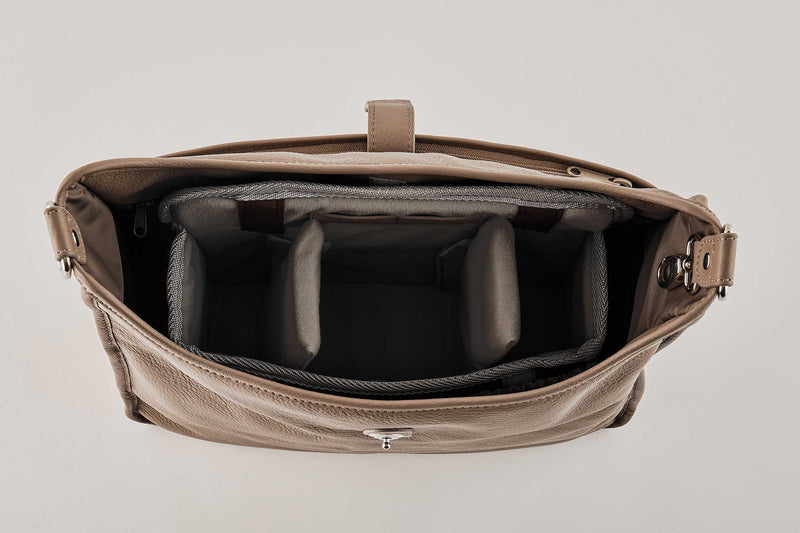 Damen- und Fotohandtasche KATE silberne Beschläge