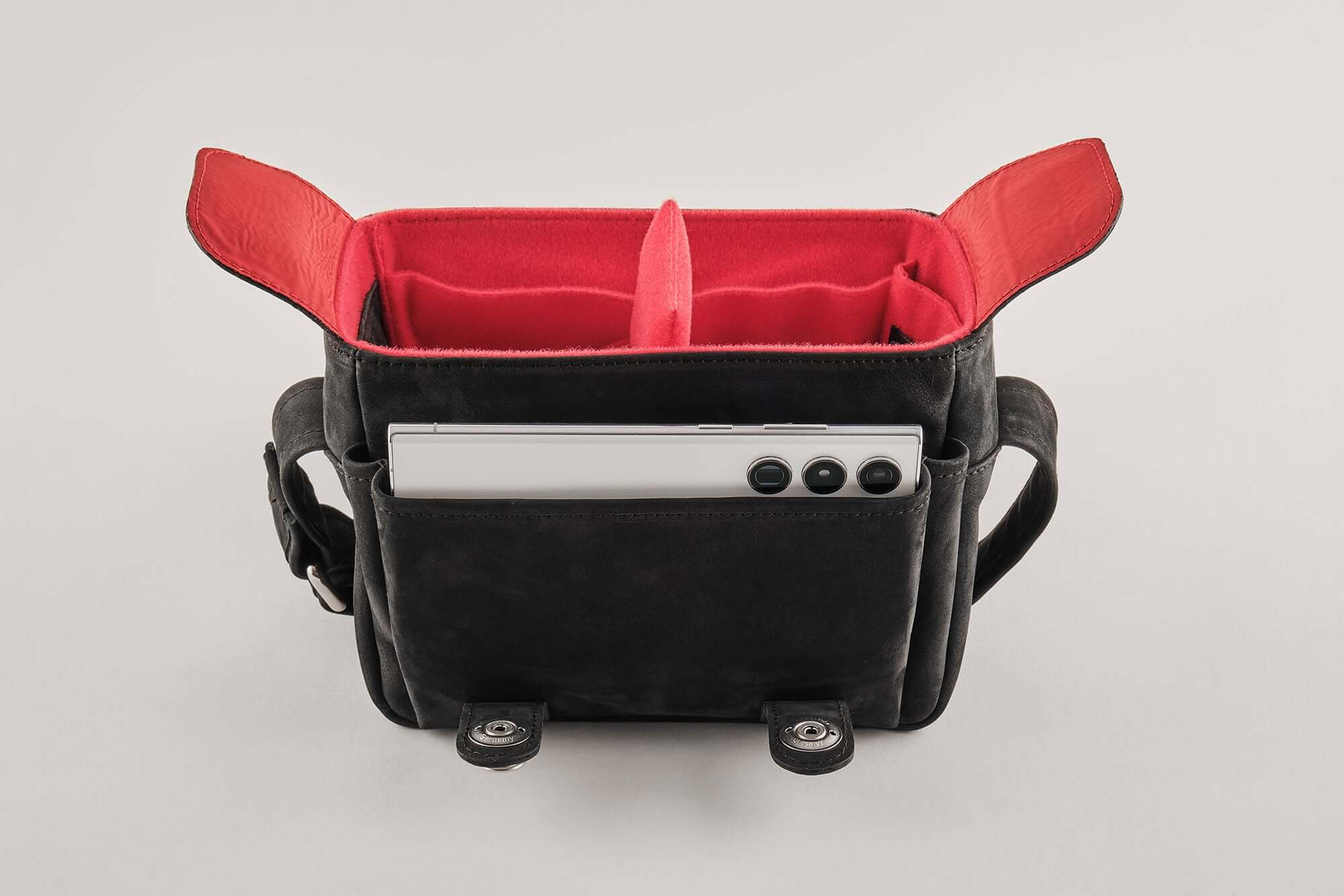 The Q Bag Nubuk Edition - Leica Q3 Tasche !Messeware!