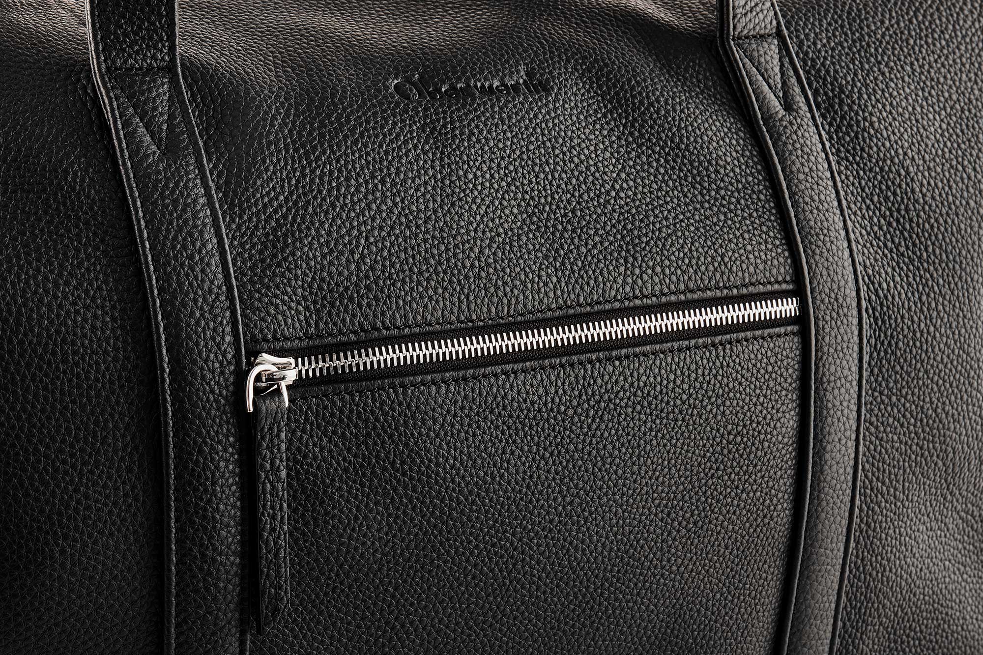 Weekender Nelson M black !Trade Fair Good!