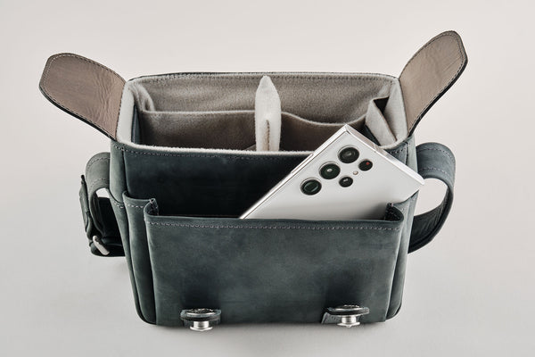 The Q Bag - Leica Q3 Tasche midnight blue !Messeware!