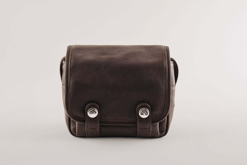 The Q Bag Rhubarb Edition - Leica Q3 Tasche