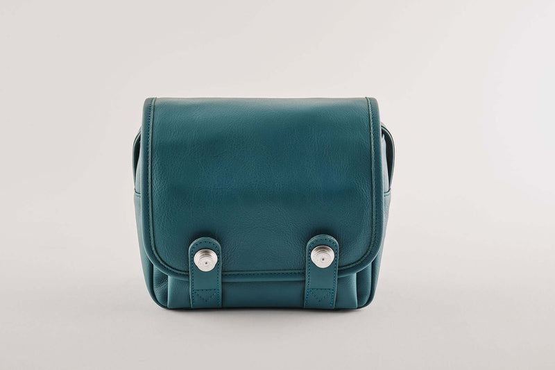 The Q Bag Rhubarb Edition - Leica Q3 Tasche