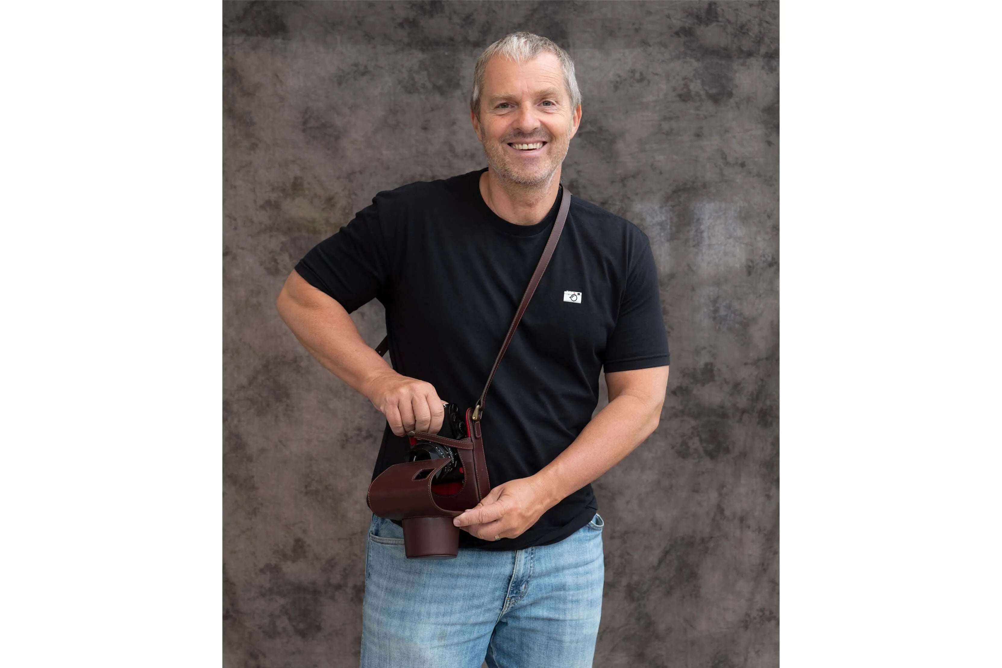 Oberwerth Half Case Crossbody Holster für Leica M und Q dunkelbraun !Messeware!